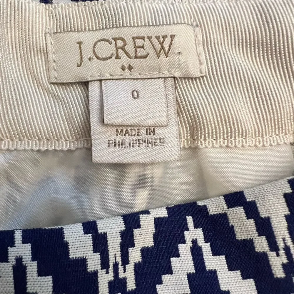 Beautiful J.Crew geometric back zipper skirt. Fully lined. Women’s size 0